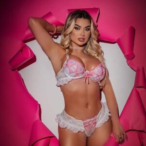 Conjunto com bojo e aro  Calcinha fio duplo em renda e tule trabalhado