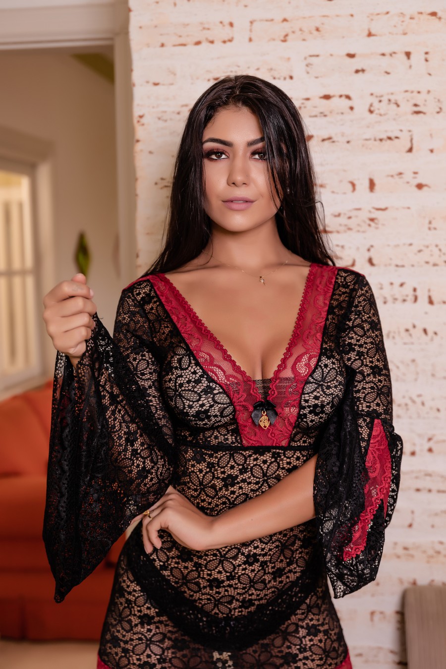 Camisola curta manga longa em renda - Imagem 2